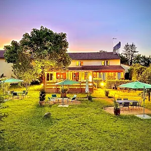https://au-mont-brouilly.hotels-rhonealpes.com
